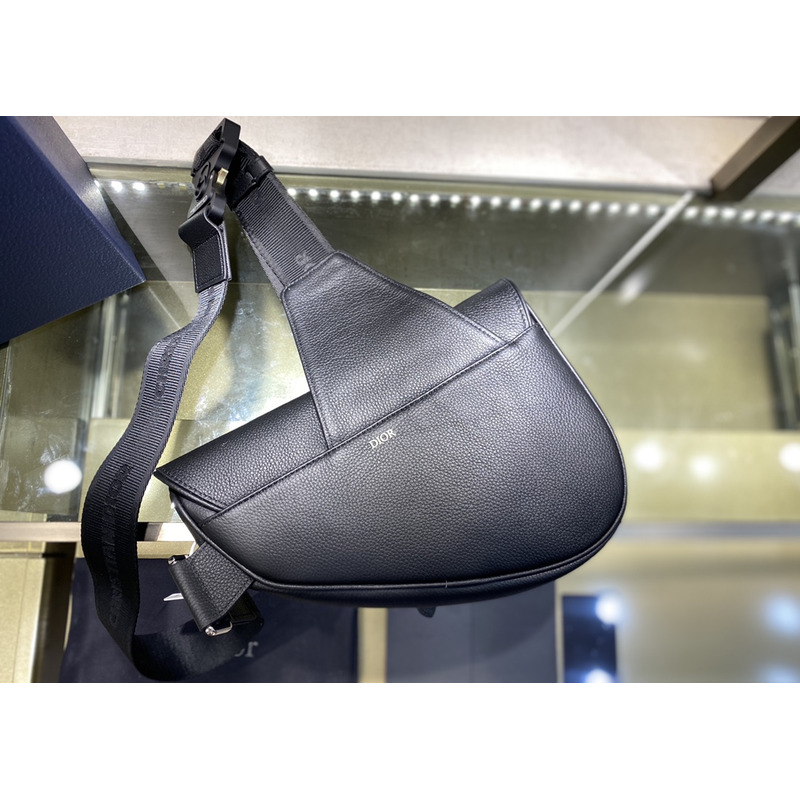 D*or grained calfskin saddle bag black