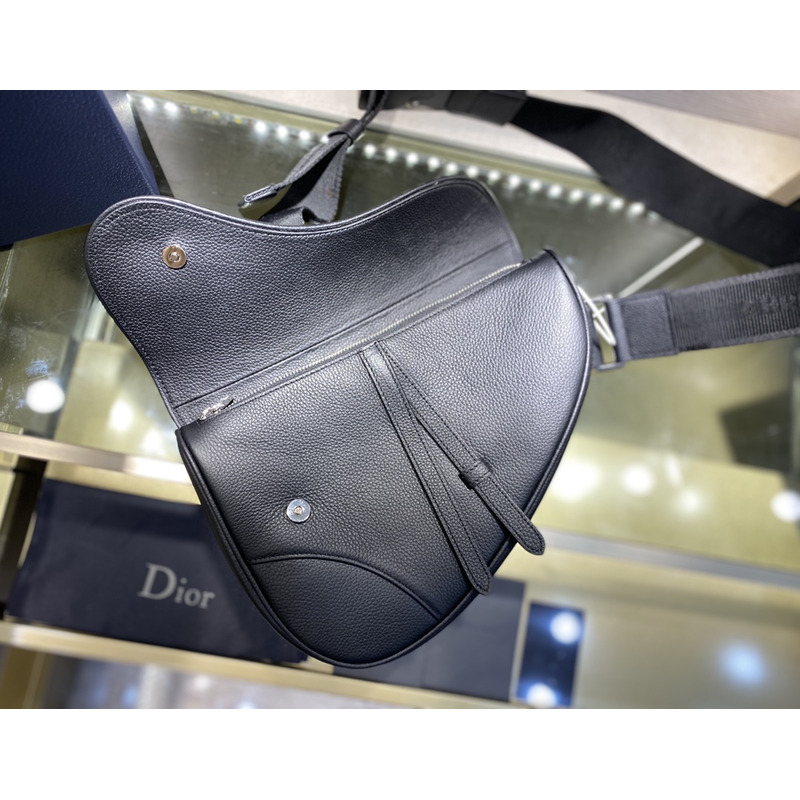 D*or grained calfskin saddle bag black