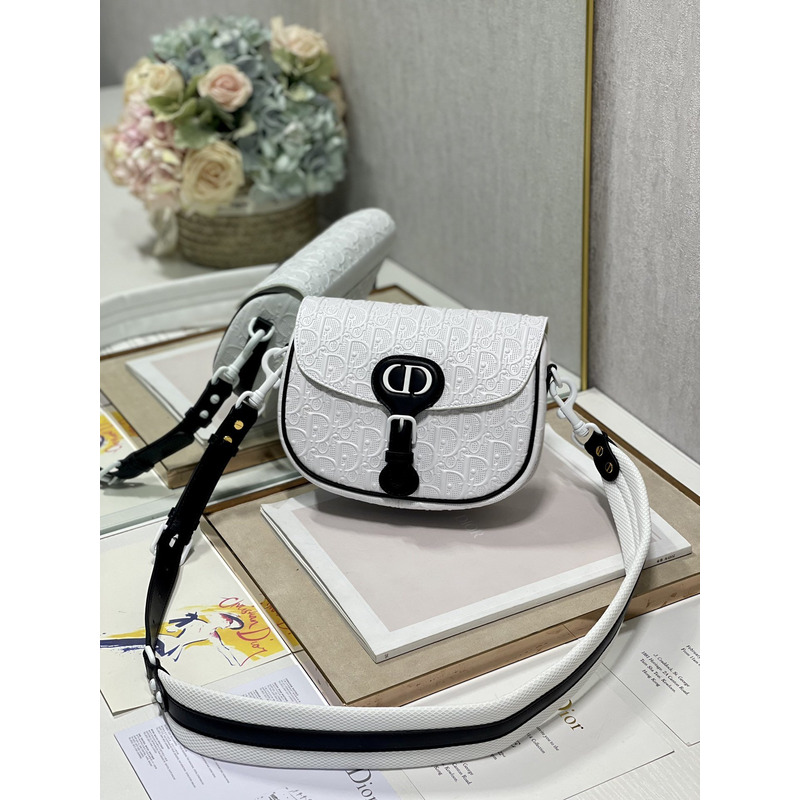 D*or midium bobby bag  23×18×7cm white