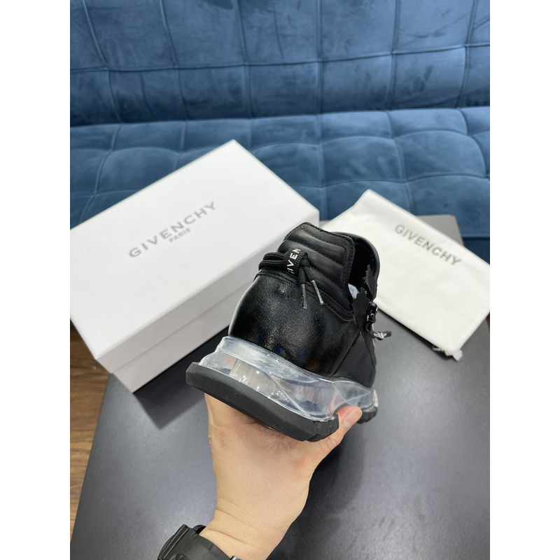 Givenchy Spectre Low Structured Runner Sneakers Black