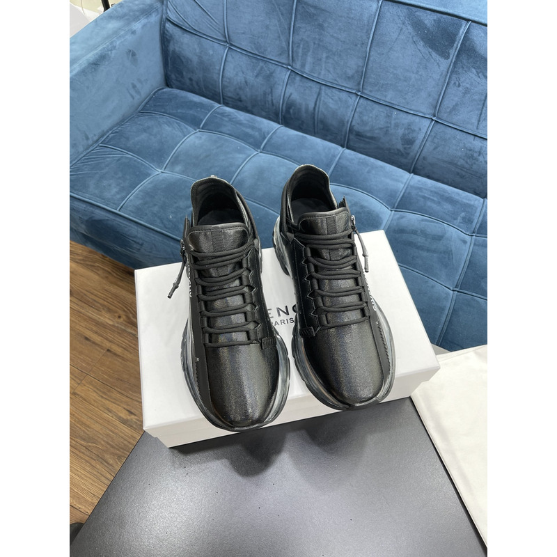 Givenchy Spectre Low Structured Runner Sneakers Black