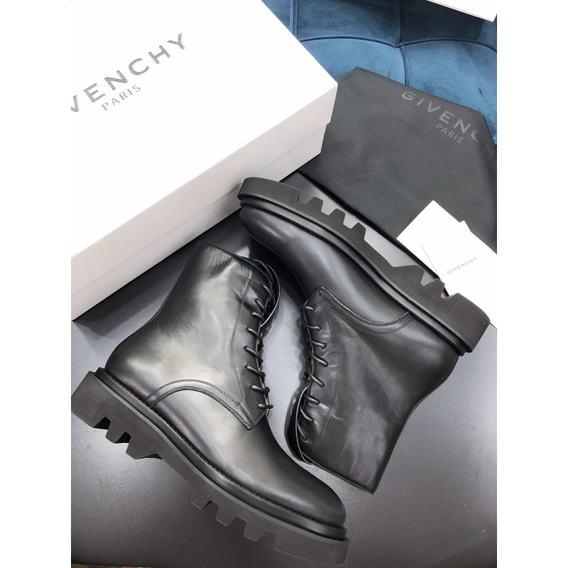 Givenchy Round Toe Lace-up Boots Black