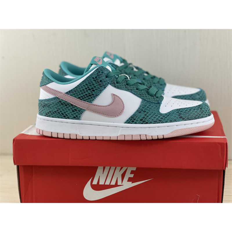 Nike Dunk Low Sneakers Green Snakeskin