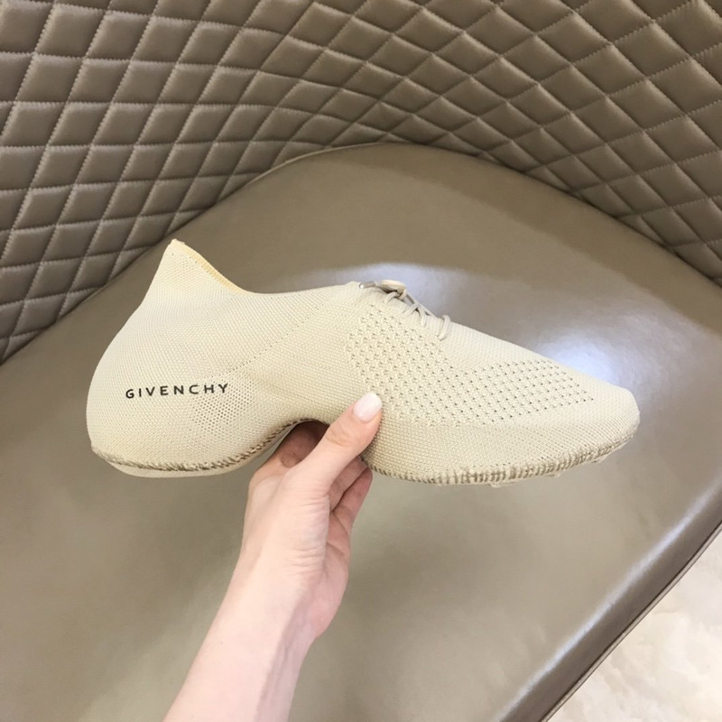 Givenchy TK360 Sneakers Beige