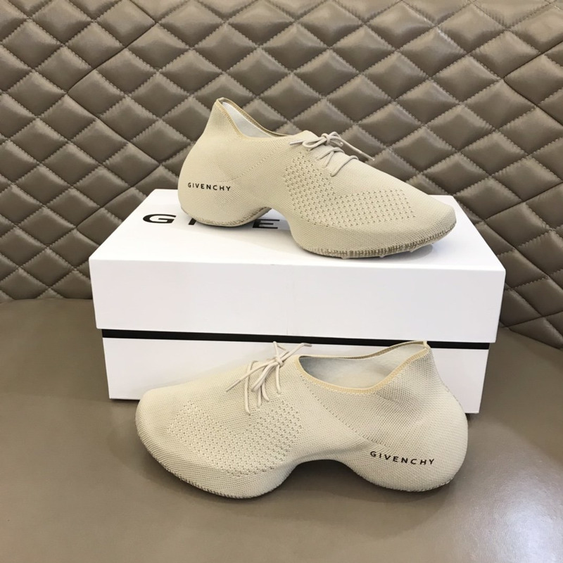 Givenchy TK360 Sneakers Beige