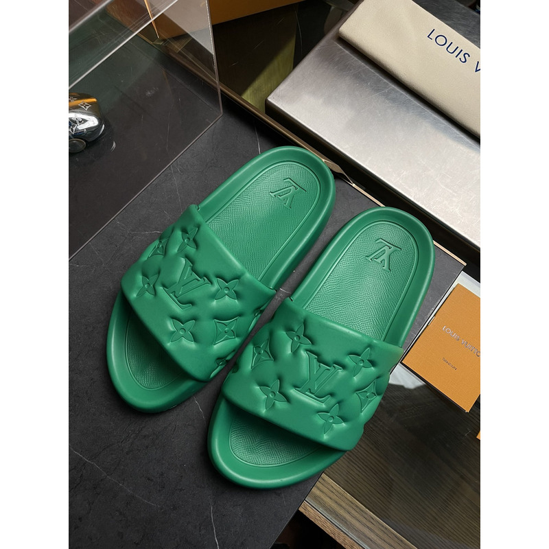 l**is V*t*n’s puffy waterfront mule green