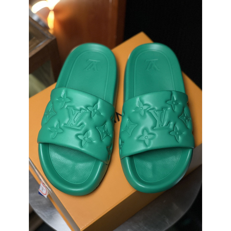 l**is V*t*n’s puffy waterfront mule green