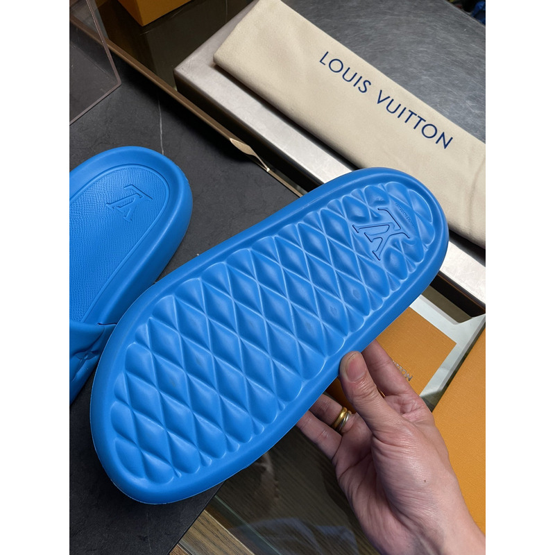 l**is V*t*n’s puffy waterfront mule blue