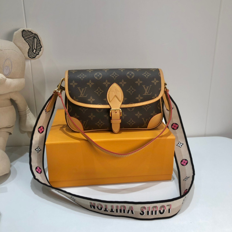 LV Diane Monogram Crossbody Bag  9 x 15 x 24cm