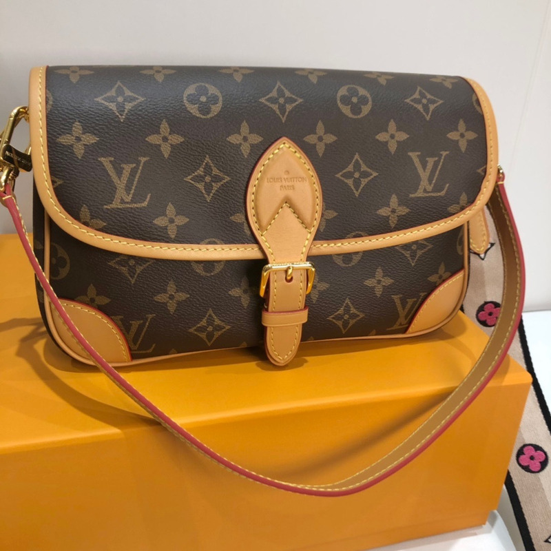 LV Diane Monogram Crossbody Bag  9 x 15 x 24cm