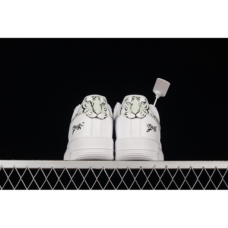 Nike Air Force 1 07 Low Ess White Grey Tiger CZ0270-111