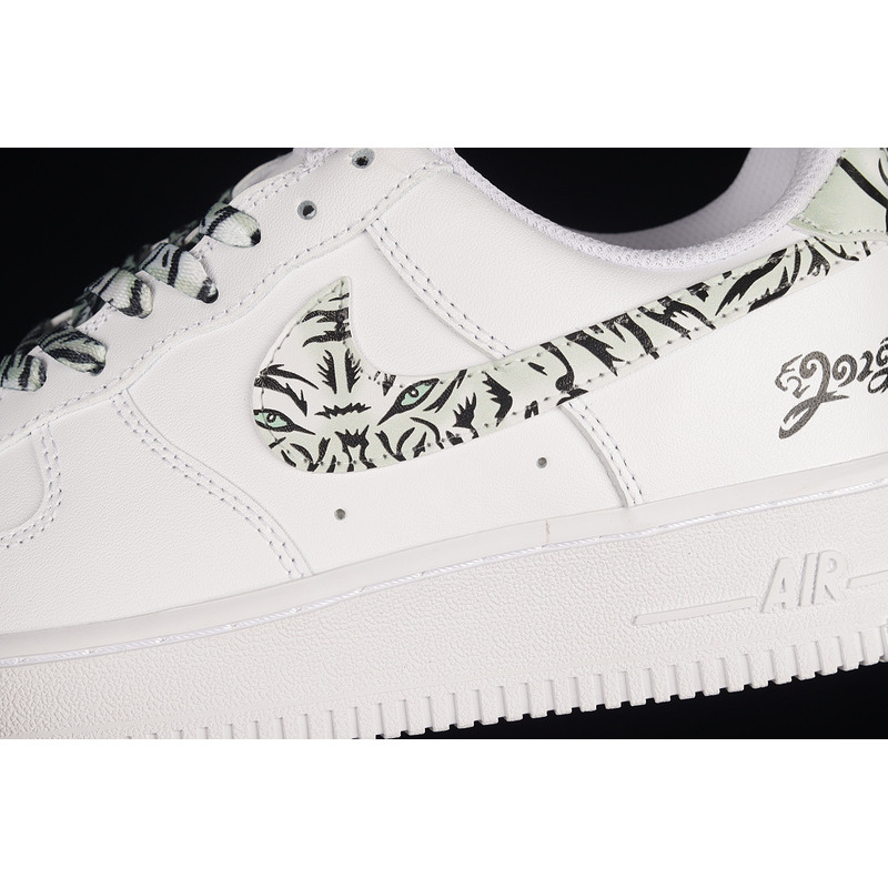 Nike Air Force 1 07 Low Ess White Grey Tiger CZ0270-111