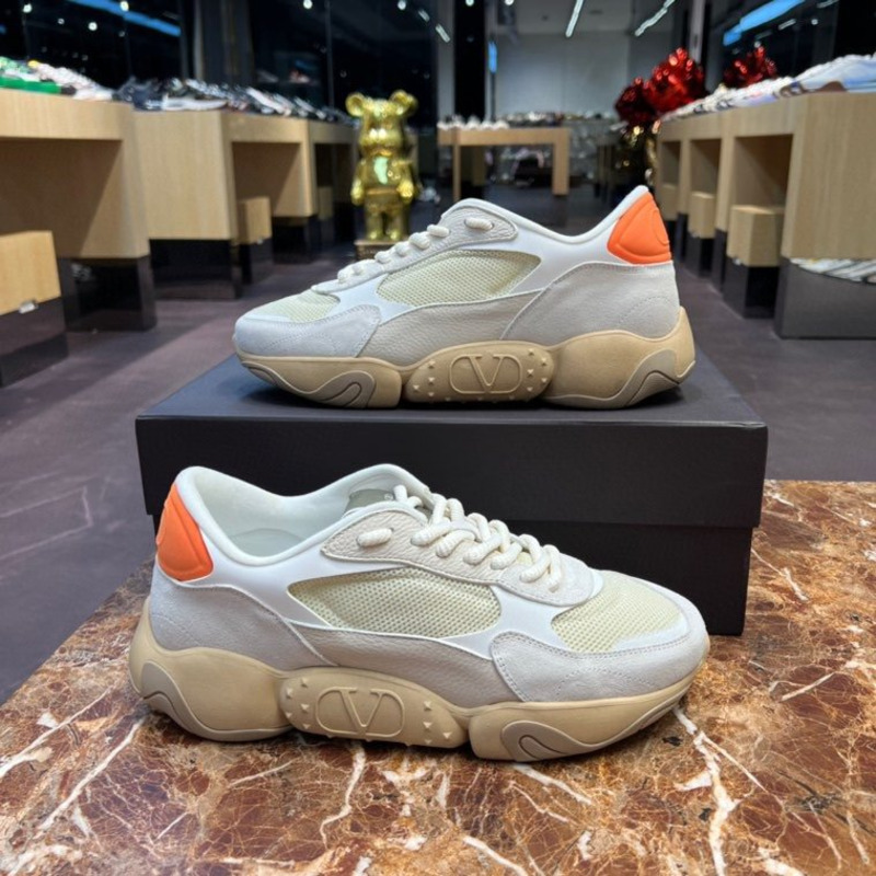 Valentino Garavani Bubbleback Sneakers Beige