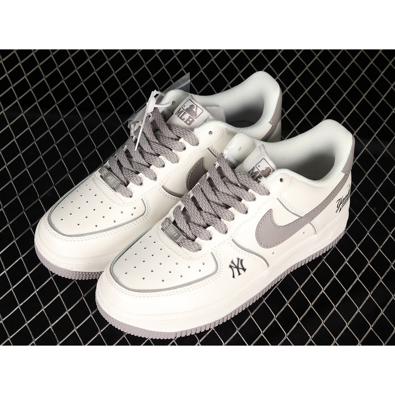 Nike  Air Force 1 07 Low x Yankees White Wolf Grey BS8806-544