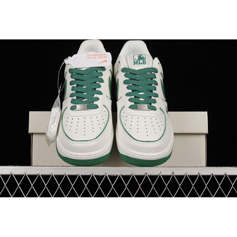 Nike  Air Force 1 07 Low x Yankees  White Green BS8806-533