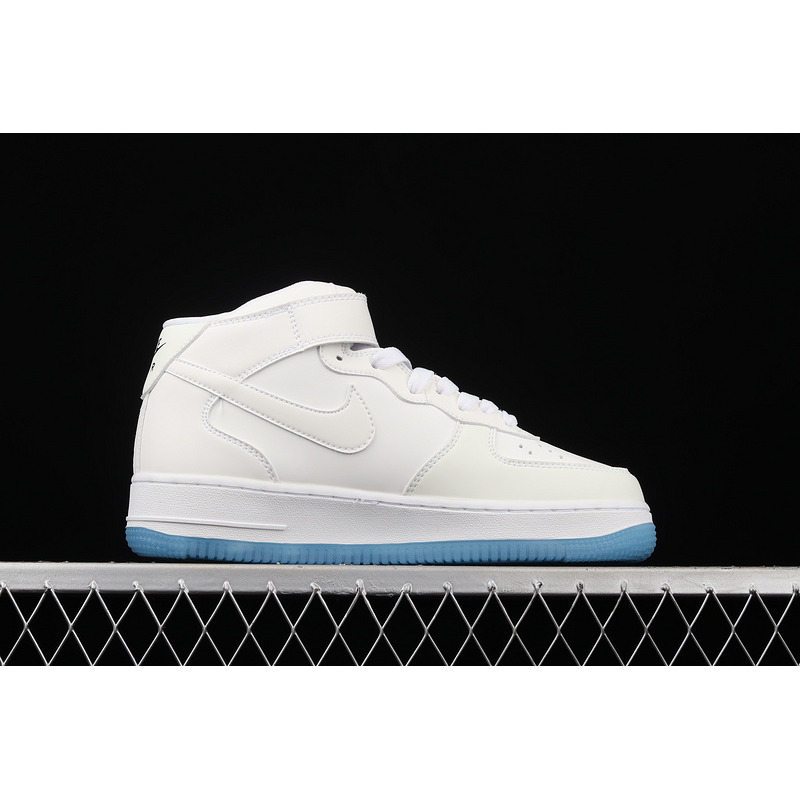 Nike  Air Force 1 \''07 LX