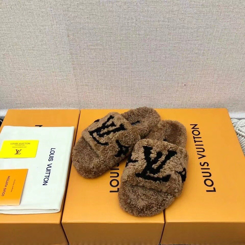 LV  Magnetic Slippers Brown