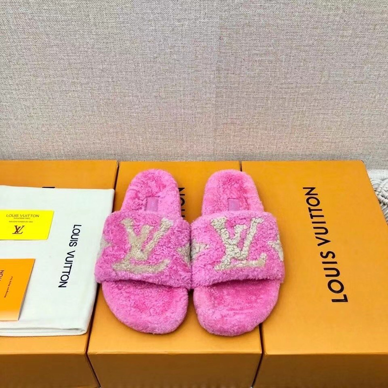 l**is V*t*n magnetic slippers fuchsia