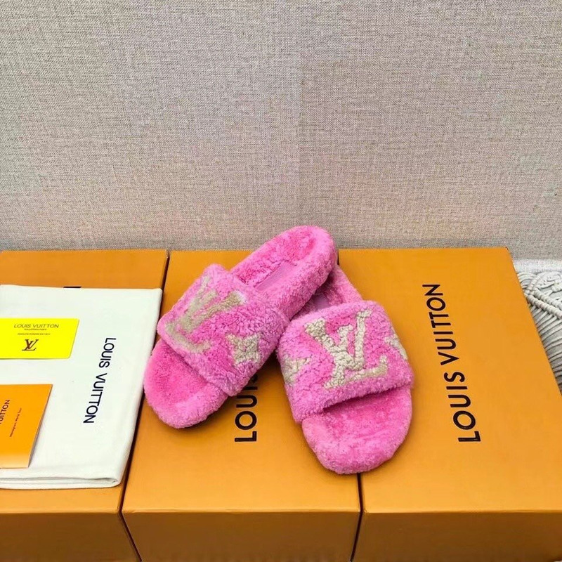 l**is V*t*n magnetic slippers fuchsia