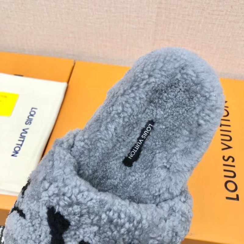 LV  Magnetic Slippers Grey