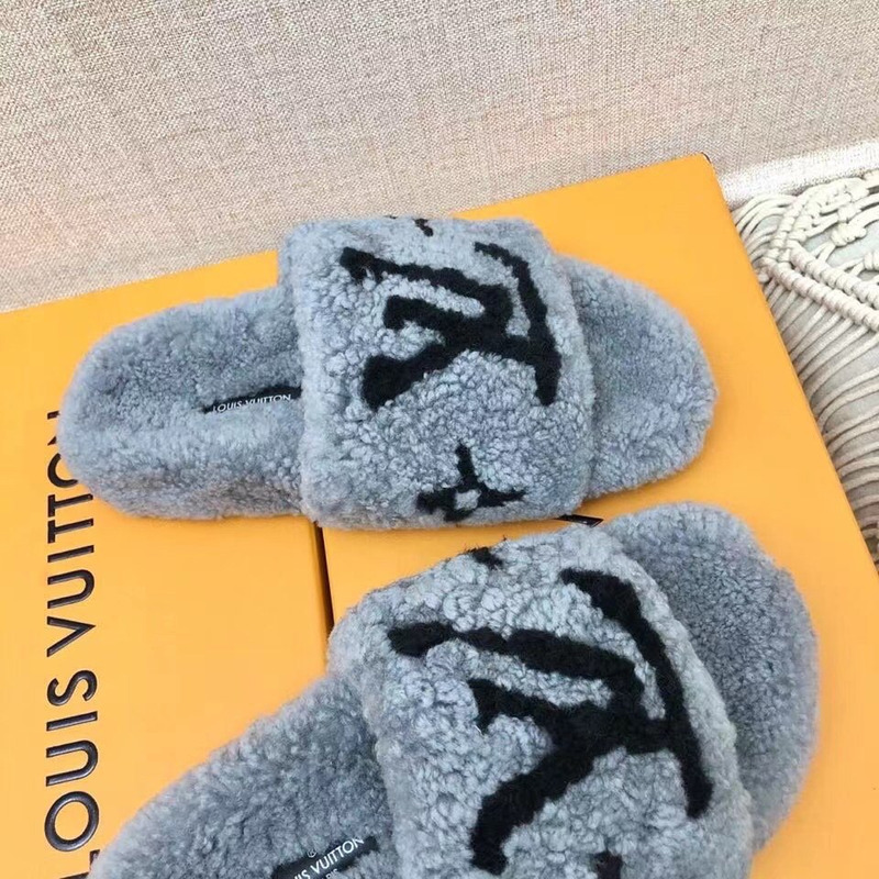 LV  Magnetic Slippers Grey