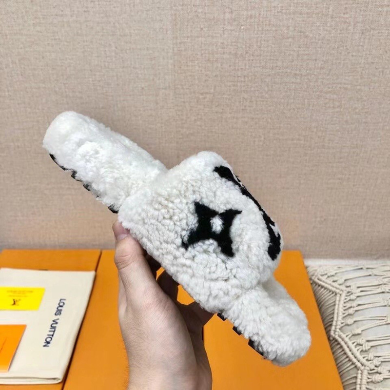 LV  Magnetic Slippers White