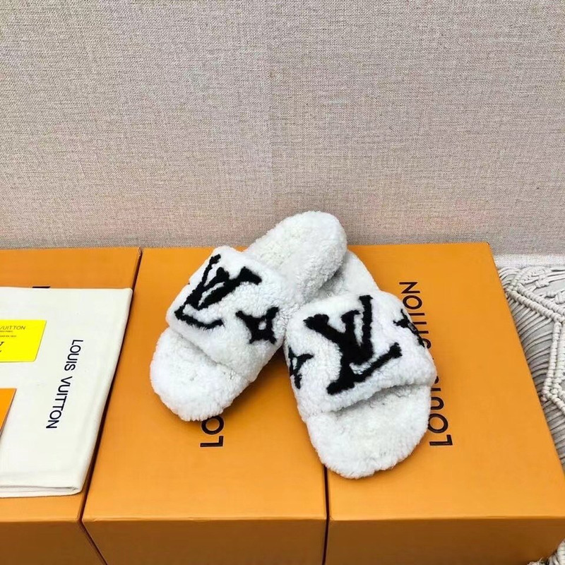 LV  Magnetic Slippers White