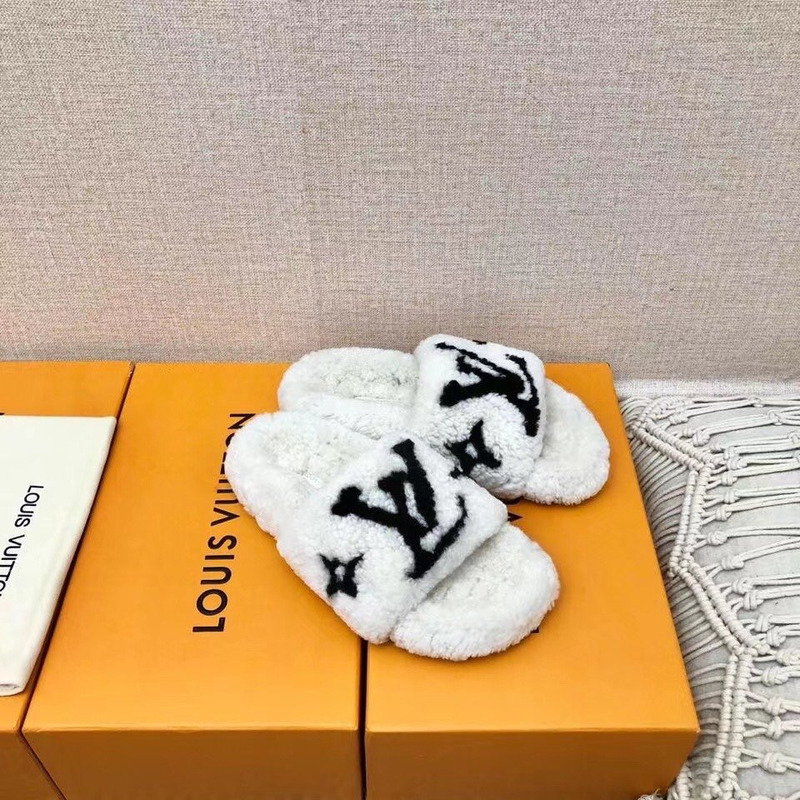 LV  Magnetic Slippers White