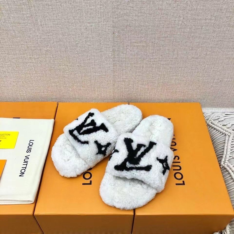 LV  Magnetic Slippers White