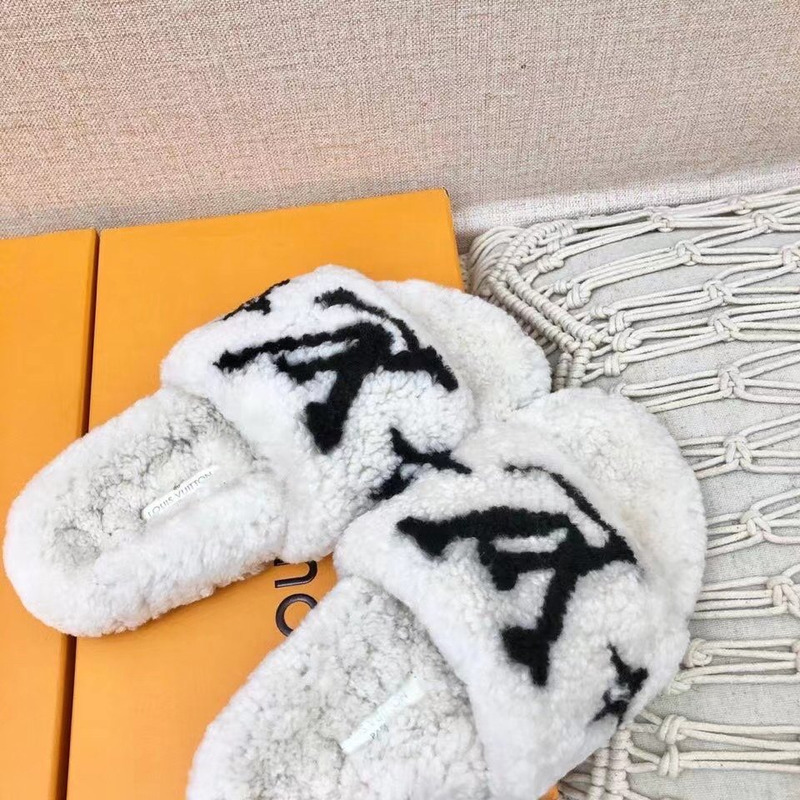 LV  Magnetic Slippers White