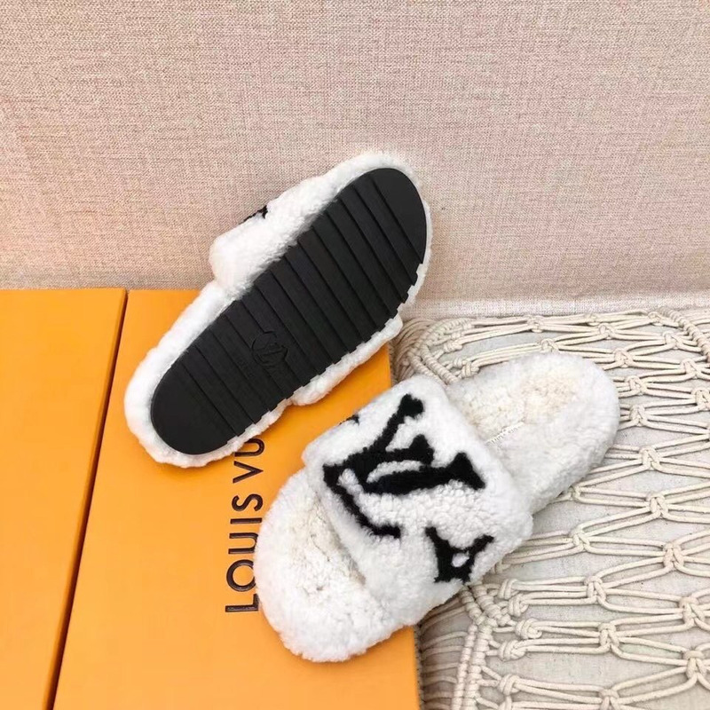 LV  Magnetic Slippers White