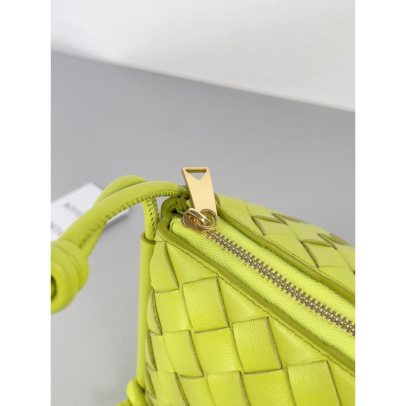 Bo*te*ga ve*ne*ta intreccio nappa mini shoulder bag in green