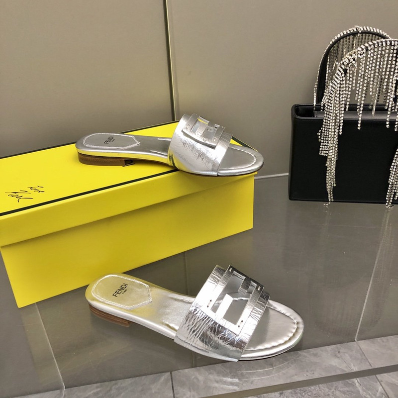 F**di leather sandals silver