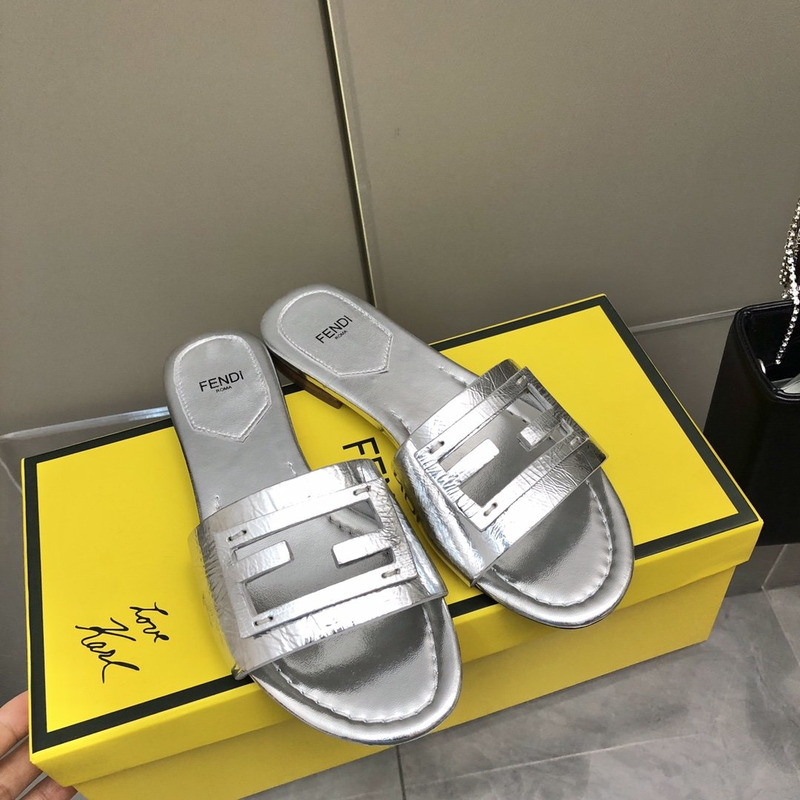 F**di leather sandals silver