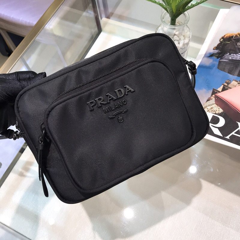 Pra*a hanging travel kit shoulder bag black