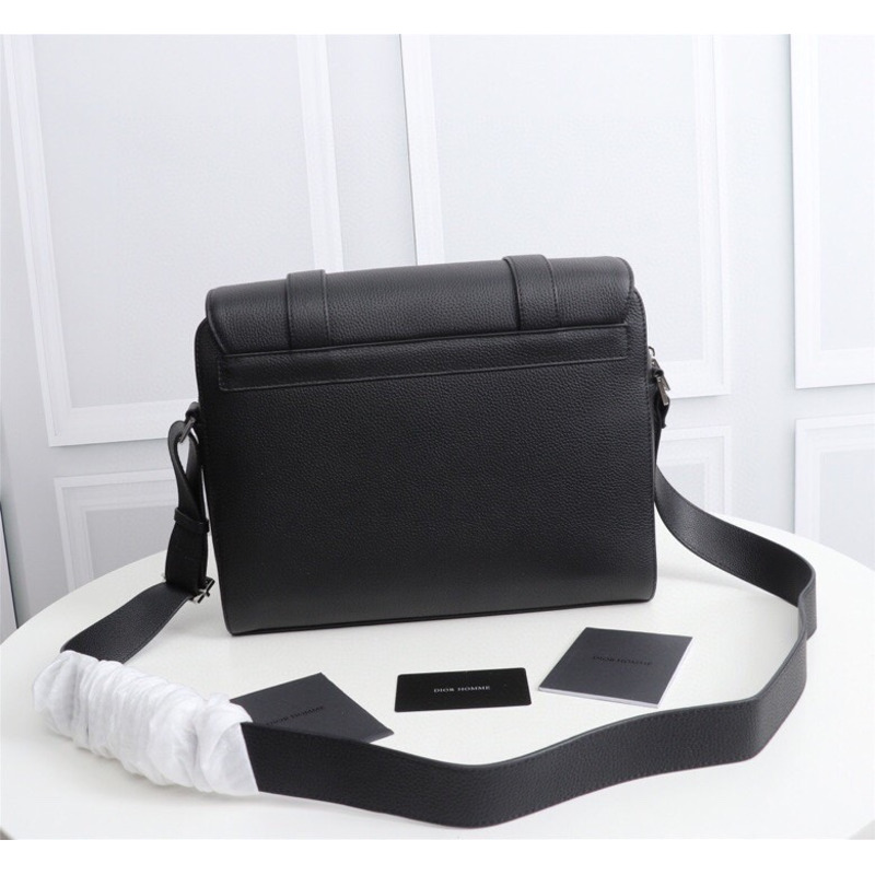 D*or leather messenger bag in black