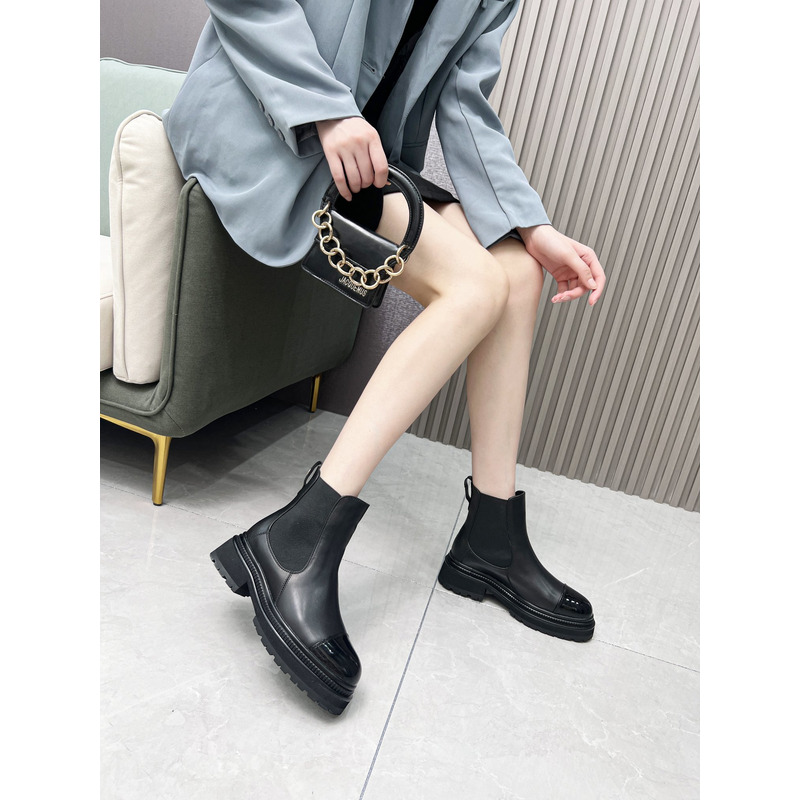 Ch*el chelsea boots in black