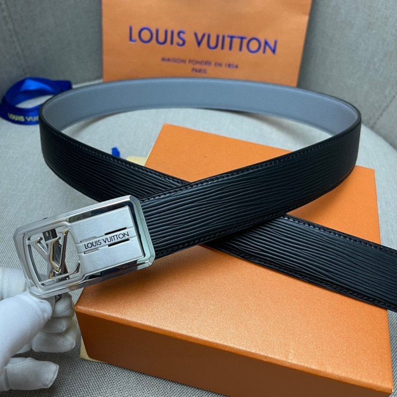 l**is V*t*n sliver leather belt