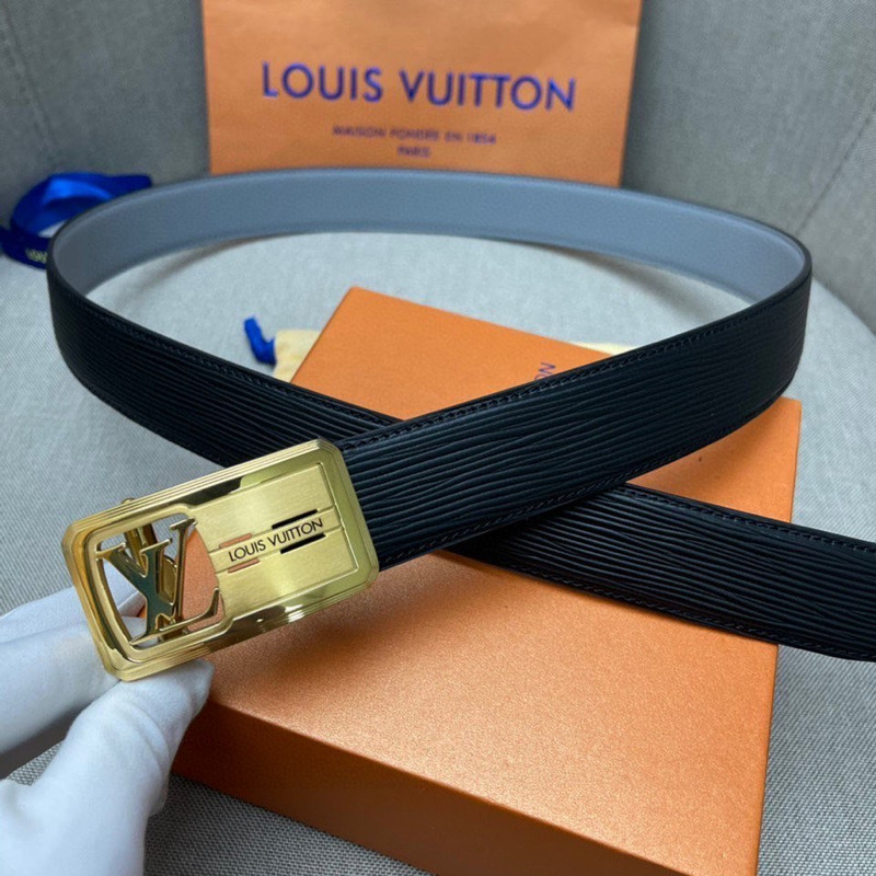 l**is V*t*n gold leather belt