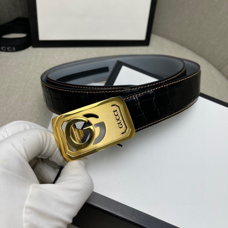 G*u*i gold double g logo belt