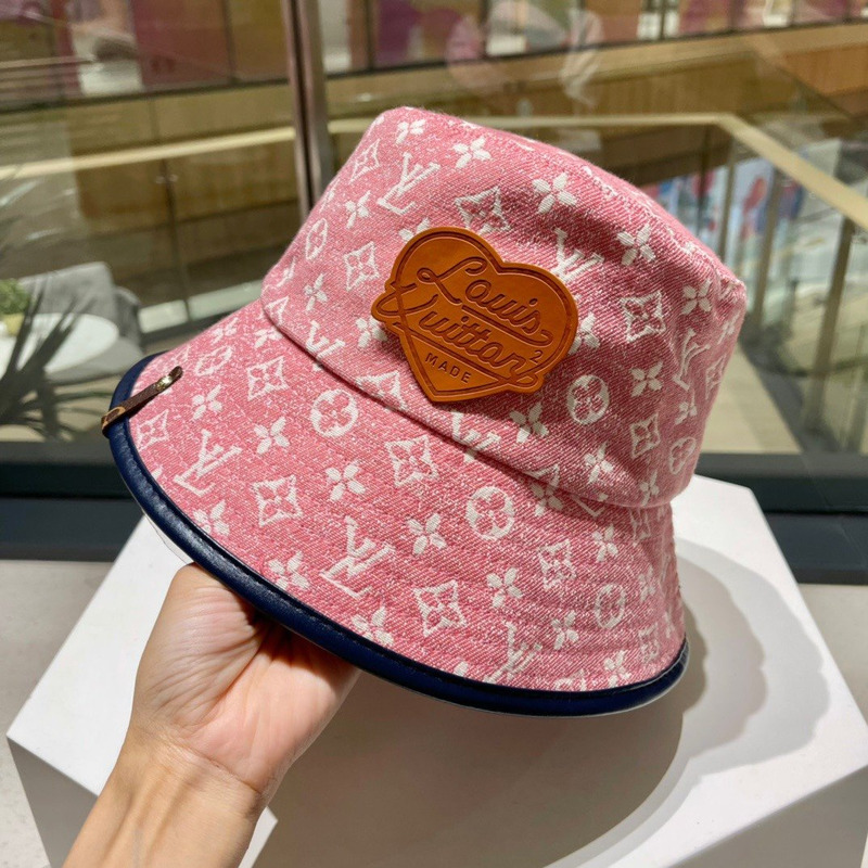 l**is V*t*n pink fisherman hat