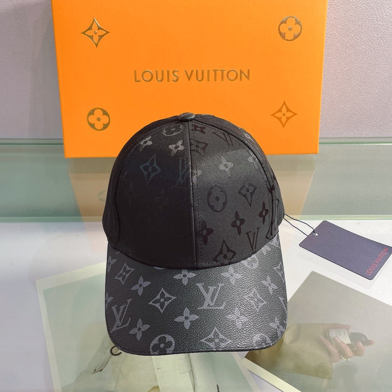 l**is V*t*n monogram print hat pure black