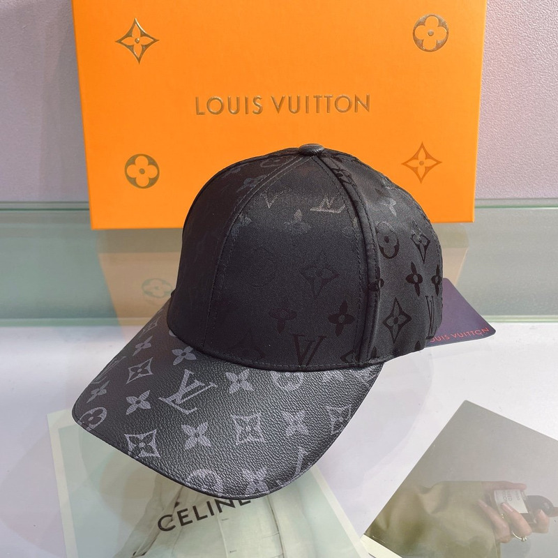 l**is V*t*n monogram print hat pure black