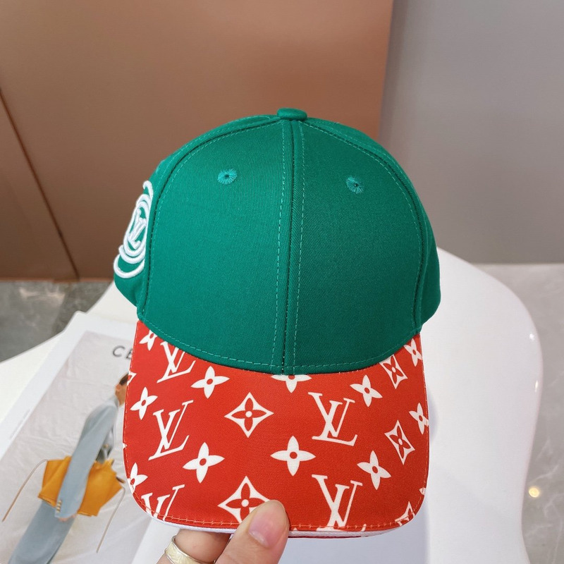 l**is V*t*n monogram print hat red green