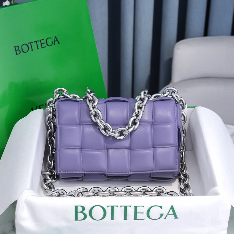 Bo*te*ga ve*ne*ta chain cassette 6688-1 lavender