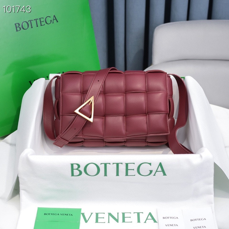 Bo*te*ga ve*ne*ta padded cassette leather shoulder bag dark red