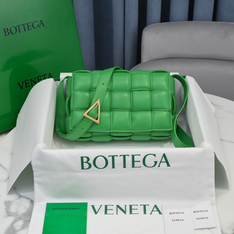 Bo*te*ga ve*ne*ta padded cassette leather shoulder bag green