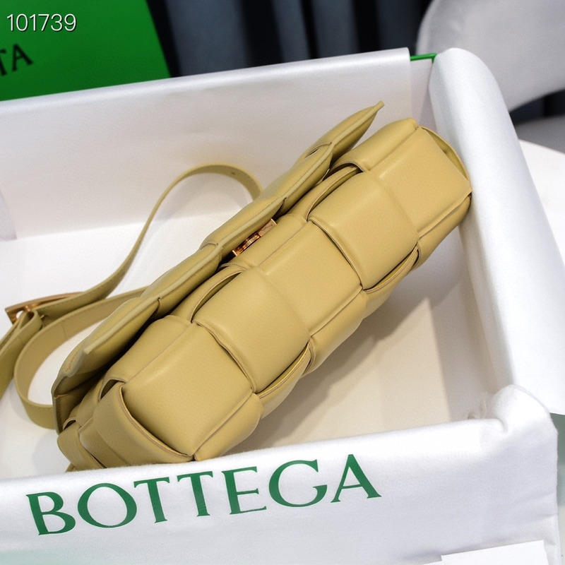 Bo*te*ga ve*ne*ta padded cassette leather shoulder bag beige