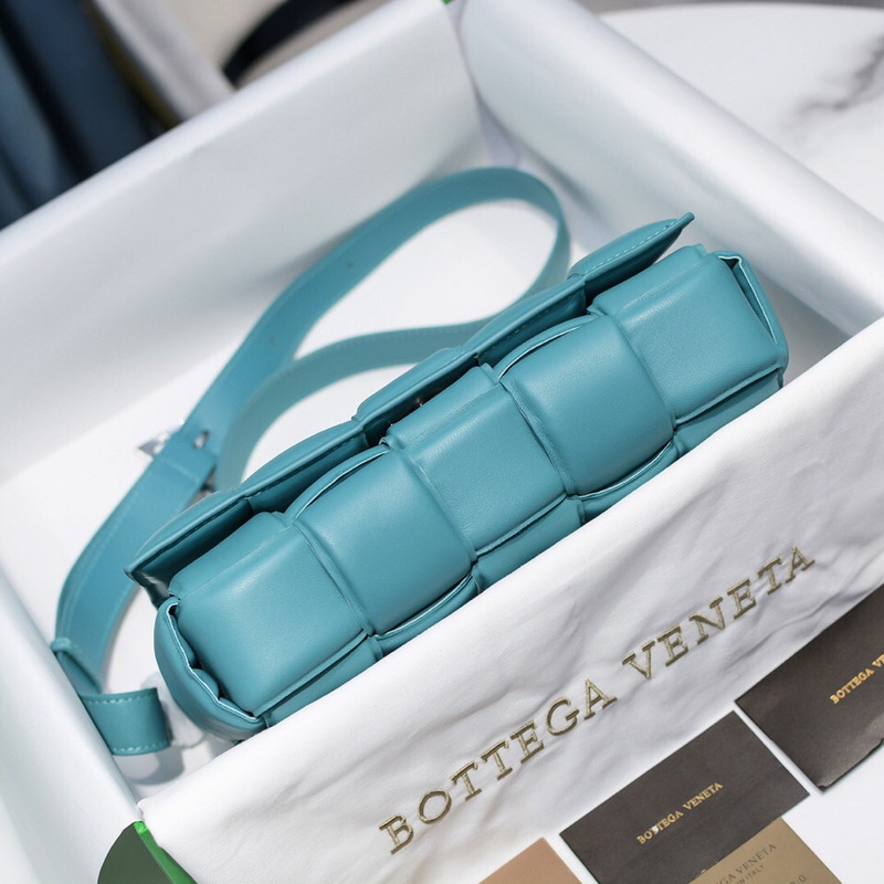 Bo*te*ga ve*ne*ta   padded cassette leather shoulder bag lake blue