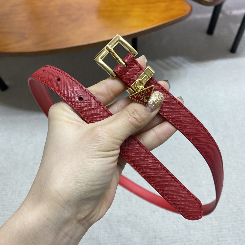 Pra*a women''s leather belt red